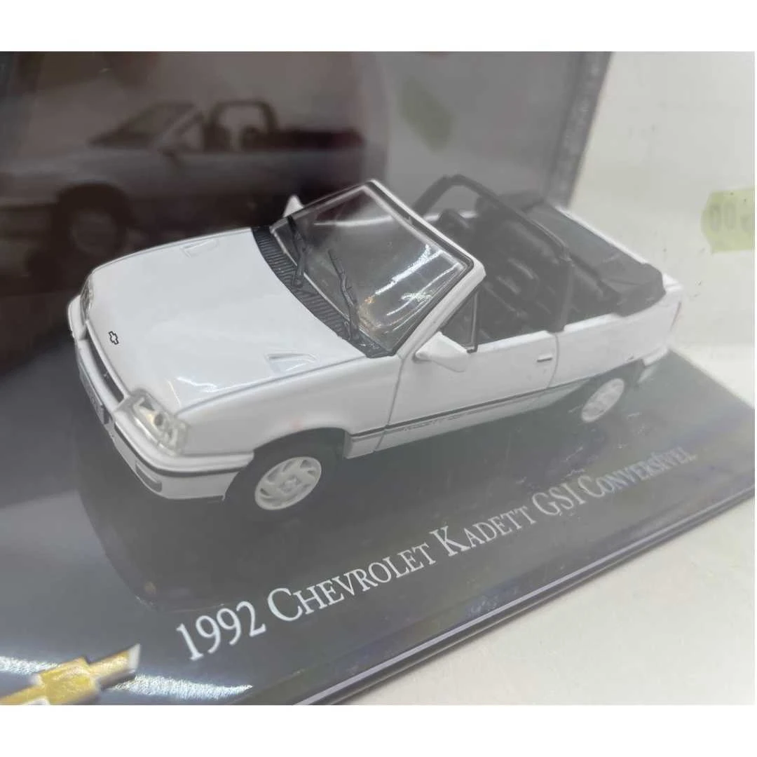 Macheta-1992-Chevrolet-kadett-gsi-conversivel-alb-143_6515__39376.1711105240.1280.1280.jpg 30e44c594e90311d80cd5b04aff409d5