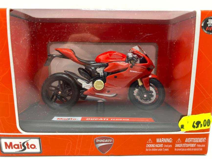 Macheta-motocicleta-Ducati-1199-Panigale-red-118_6424__19786.1711104858.1280.1280.jpg 5bf8c2a79fbe5a08c4b93ab5d9f85214