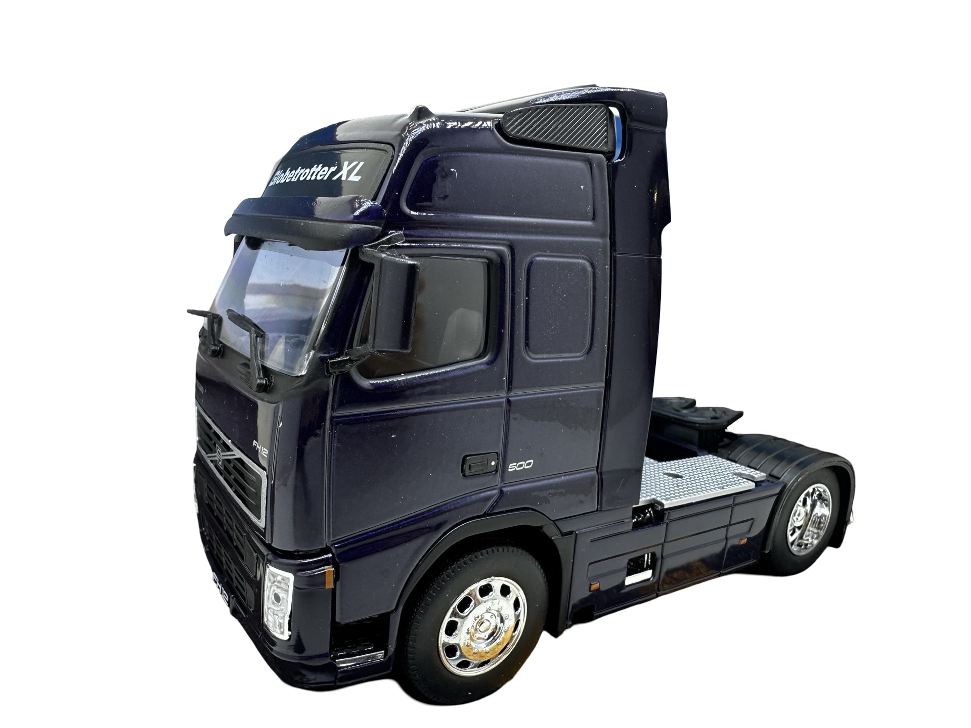 pixelcut_47 Macheta Cap tractor Volvo Fh12 Globetrotter XL indigo - imagine 1