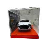 Macheta BMW seria 7 760 1/28 alb cu sunet lumini deschide usile si capotele - imagine 4