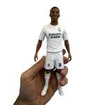 Figurina Mbappe Real Madrid cu minge – editie speciala, 21 cm