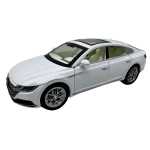 Macheta Volkswagen Passat CC alb 1/32 are lumini sunete si deschide usile si capotele