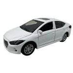 Macheta Hyundai Elantra alb 1:32 replica metal lumini si sunete, usi deschise