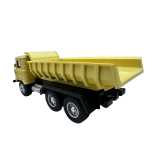 Aceasta macheta de camion basculanta este o replica solida realizata la scara 1:32, perfecta pentru joaca activa sau colectie. Caroseria robusta din aliaj metalic este completata de roti din cauciuc si o bena mobila care se poate ridica manual, imitand perfect functia reala de basculare. Designul realist si constructia durabila fac din aceasta jucarie un cadou excelent pentru micii pasionati de vehicule utilitare. Dimensiuni aproximative: 19 x 6 x 8 cm Material: metal + plastic ABS Functii: bena rabatabila, roti cauciuc Recomandat pentru varsta: 3+ ani