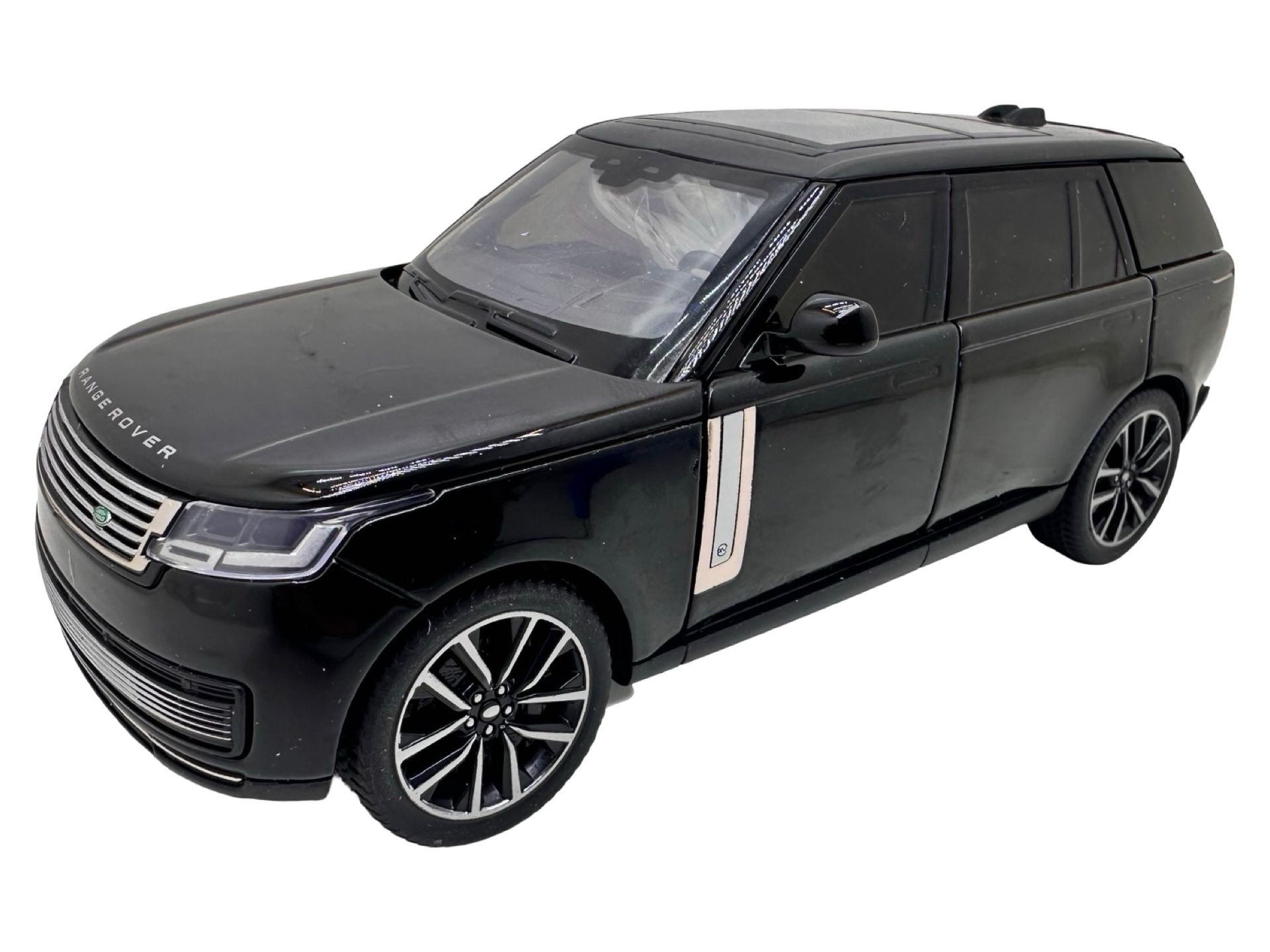 IMG-20251111-WA0437 Macheta Range Rover SV 2022 – negru 1:32 metal, usi si capota deschise, lumini si sunete