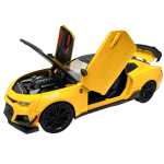 Macheta Chevrolet Camaro galben 1:32 lumini sunete pull back usi capota si portbagaj functionale