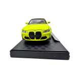 Macheta BMW M4 Coupe culoarea galben Sao Paulo Yellow 1:32 metal lumini si sunete - imagine 3