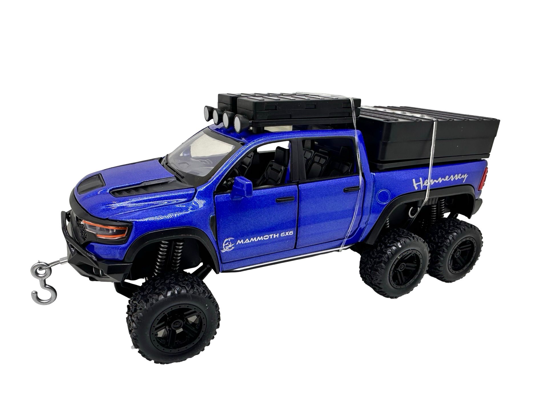 Macheta RAM Mammoth 6×6 albastru 1:32 metal lumini si sunete Macheta RAM Mammoth 6x6 albastru 1:32 metal lumini si sunete