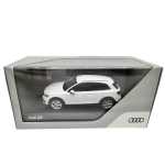 Macheta Spark Audi Q5 2017 1:43 alb replica metal die-cast
