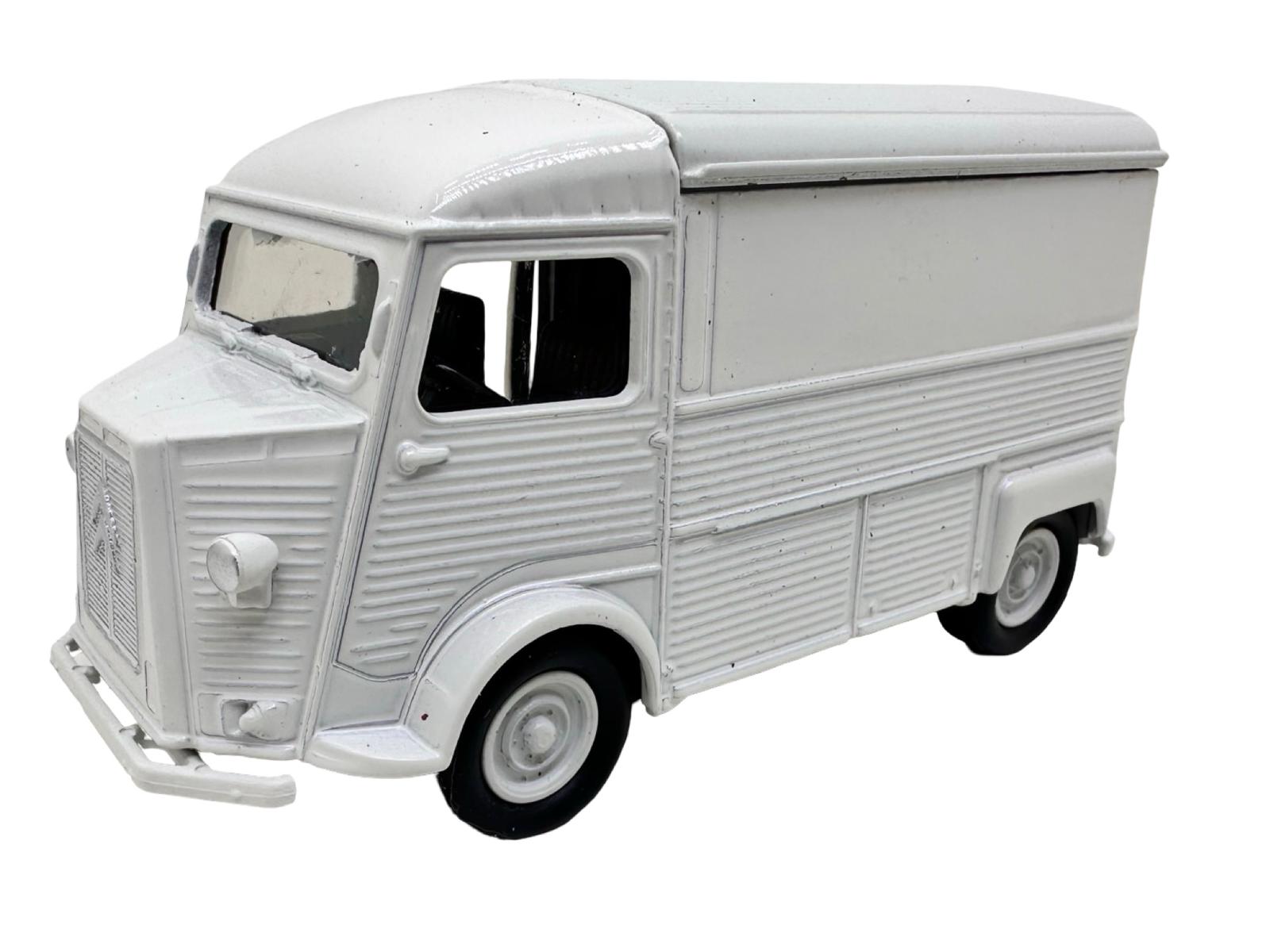WhatsApp Image 2026-02-21 at 20.37.30 (4) Macheta 1/34-1/39 Citroen Hy Bus Alb replica metal