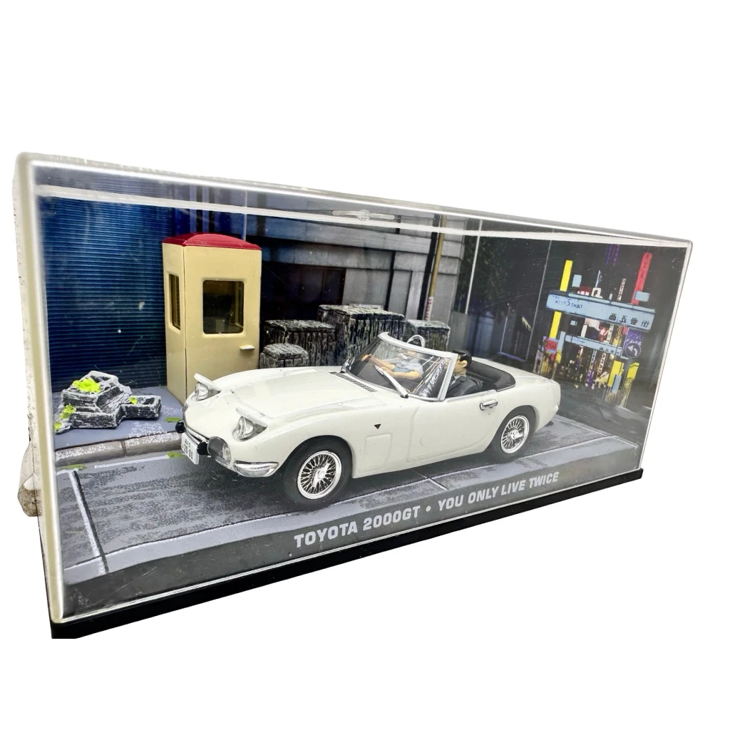 Macheta Toyota 2000GT You Only Live Twice scara 1:43