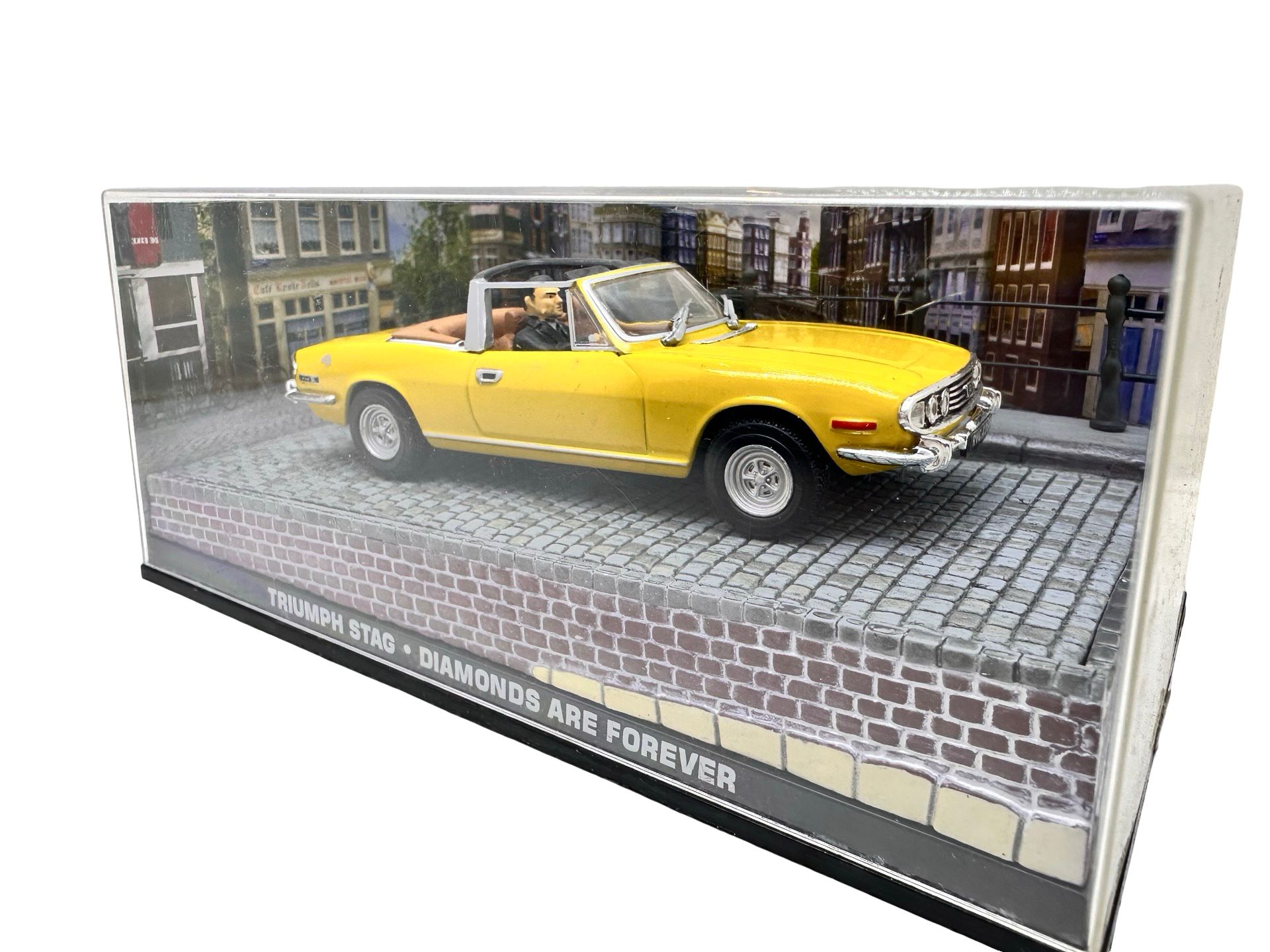 WhatsApp Image 2026-02-23 at 21.22.03 (4) Macheta Triumph Stag Diamonds Are Forever scara 1:43