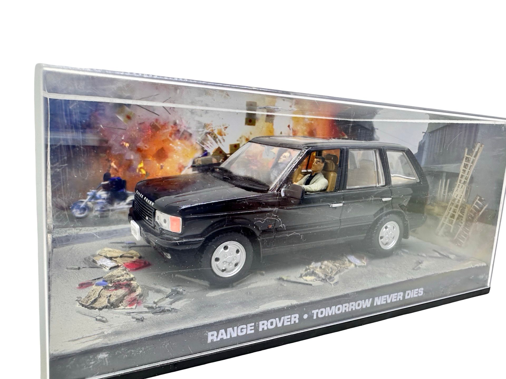 WhatsApp Image 2026-02-23 at 21.22.05 (4) Macheta Range Rover Tomorrow Never Dies scara 1:43