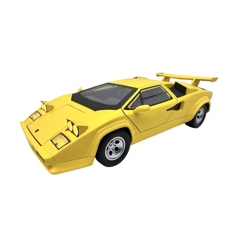 Macheta Lamborghini Countach galben 1:24 replica metal lumini si sunete usi tip foarfeca
