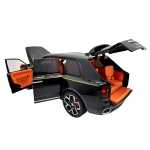 Macheta Rolls Royce Cullinan negru 1:24 replica metal lumini si sunete usi capota si portbagaj deschise - imagine 9
