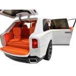 Macheta Rolls Royce Cullinan alb 1:24 replica metal lumini si sunete usi capota si portbagaj deschise - imagine 5