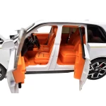 Macheta Rolls Royce Cullinan alb 1:24 replica metal lumini si sunete usi capota si portbagaj deschise - imagine 10