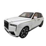 Macheta Rolls Royce Cullinan alb 1:24 replica metal lumini si sunete usi capota si portbagaj deschise - imagine 17