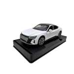 Macheta Audi e-tron GT alb 1:32 metal die-cast lumini si sunete usi capota si portbagaj functionale - imagine 3