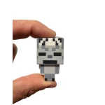 Breloc minecraft Glowing Monster 6 cm cu lumina LED design pixel tip joc - imagine 10