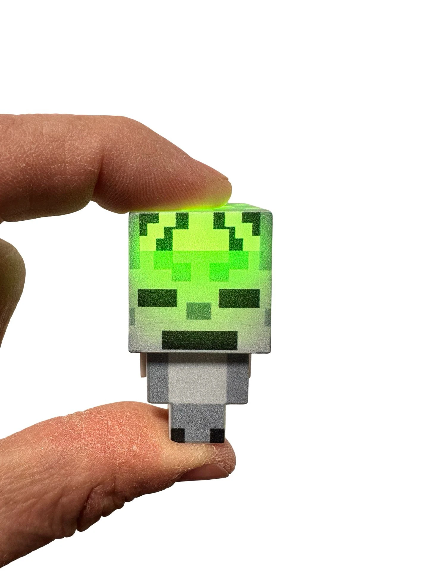 WhatsApp Image 2026-04-09 at 11.43.13 (2) Breloc minecraft Glowing Monster 6 cm cu lumina LED design pixel tip joc