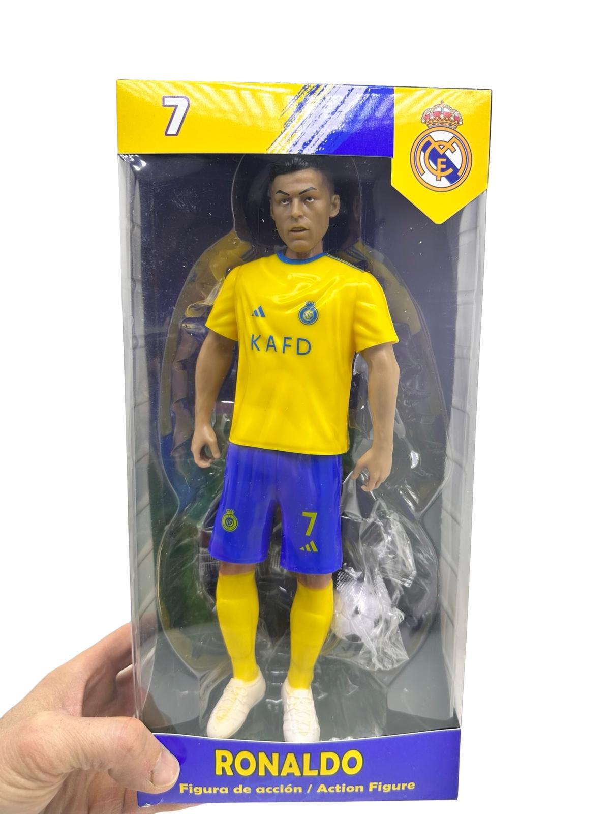 WhatsApp Image 2026-04-30 at 12.40.47 (1) Figurina Ronaldo fotbalist 22 cm echipament galben albastru cu accesorii