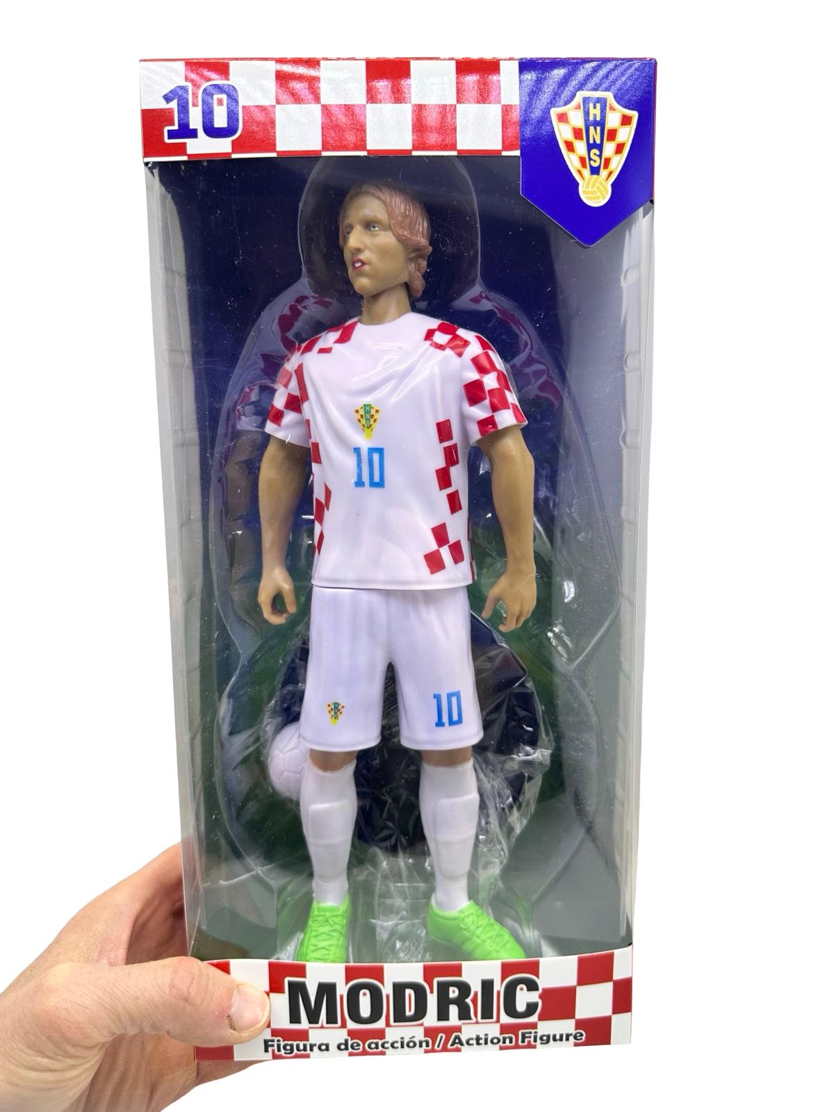 WhatsApp Image 2026-04-30 at 12.40.47 Figurina Modric fotbalist 22 cm echipament Croatia cu accesorii