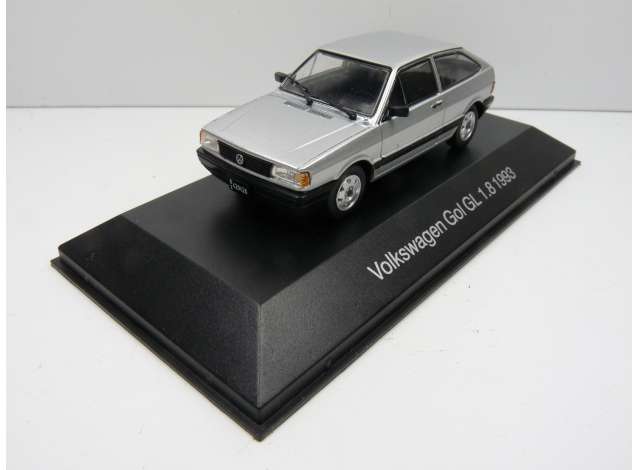 Macheta 1993 Volkswagen Golf 1:43 replica metal Argintiu Macheta 1993 Volkswagen Golf 1:43 replica metal Argintiu
