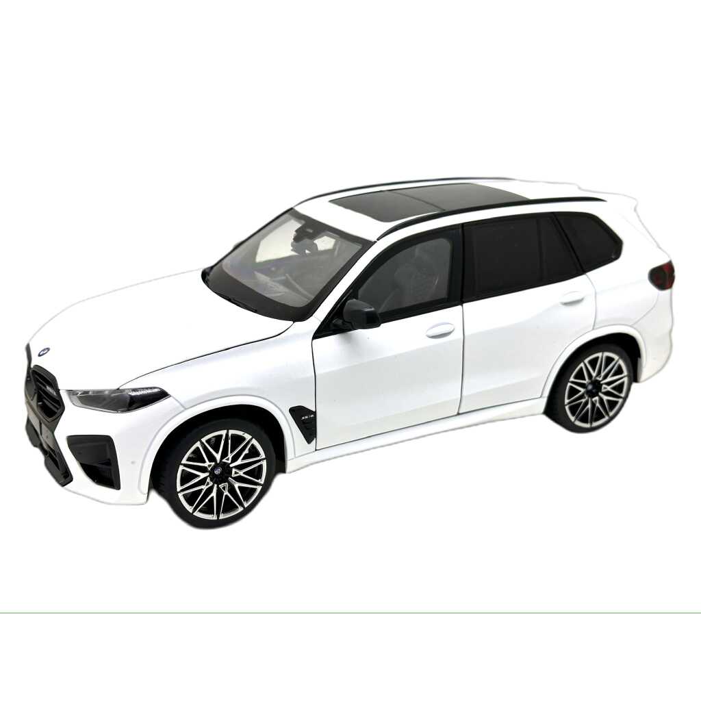 Macheta BMW X5 M Competition LCI 1:18 replica metal alba vireaza rotile deschide toate usile si capotele