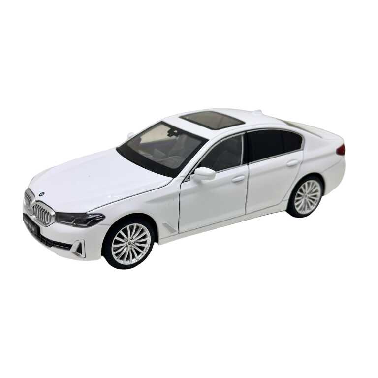 Macheta BMW G30 530Li alb 1:24 metal lumini sunete usi capota portbagaj functionale