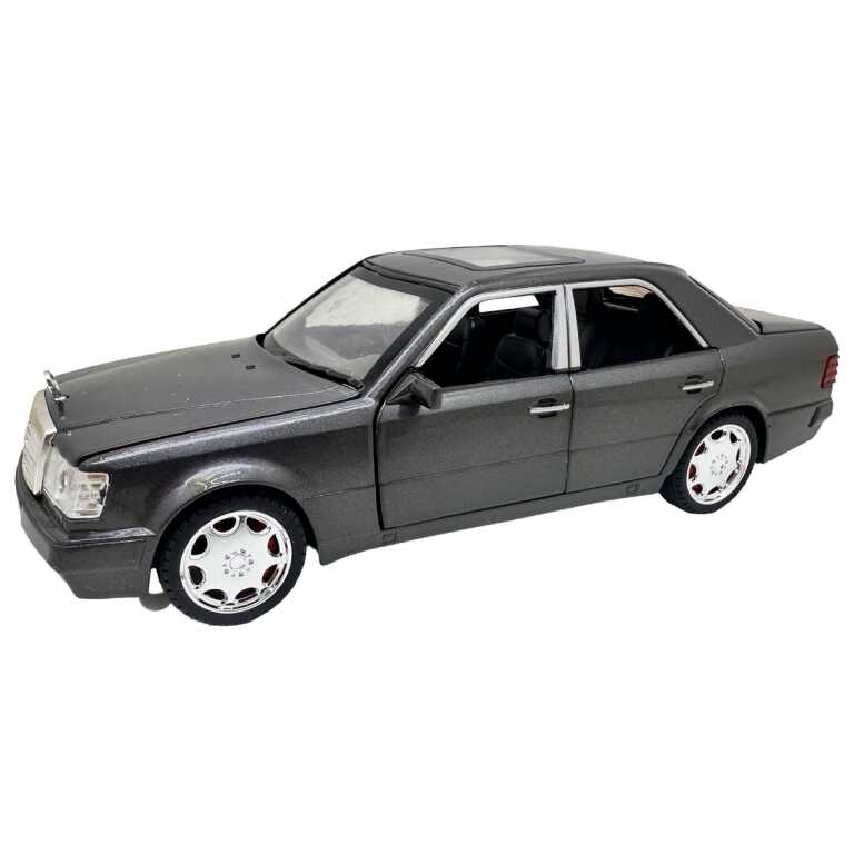 Macheta Mercedes Benz E500 AMG W124 gri 1:28 replica metal lumini si sunete usi capota portbagaj functionale