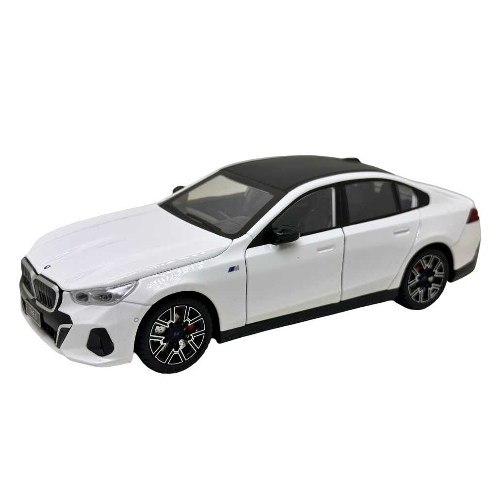 Macheta BMW Seria 5 530i G60 M Sport alb 1:24 metal lumini si sunete usi capota si portbagaj functionale