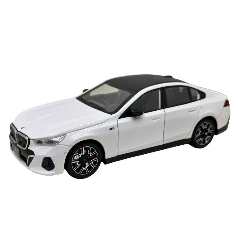 Macheta BMW Seria 5 530i G60 M Sport alb 1:24 metal lumini si sunete usi capota si portbagaj functionale