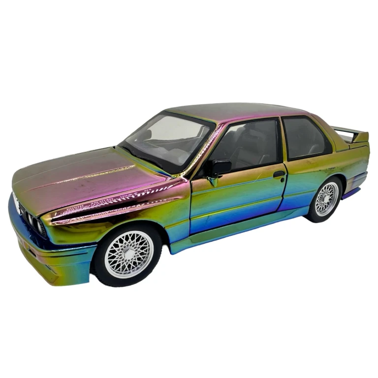 Macheta BMW M3 E30 maro nichelat cameleon 1:24 metal lumini si sunete usi capota si portbagaj functionale