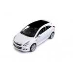 Macheta Opel Corsa OPC alb Welly 1:34 replica metal usi deschise cu resort