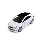 Macheta Opel Corsa OPC alb Welly 1:34 replica metal usi deschise cu resort