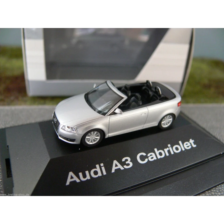 Macheta auto Audi TT Roadster scara 1:87 argintiu ambalaj reprezentanta