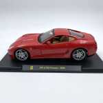 Macheta auto Ferrari 599 GTB Fiorano rosu 2006 cu vitrina scara 1:24 - imagine 3