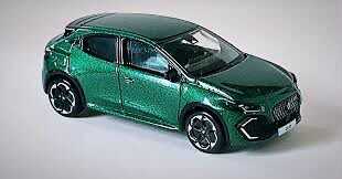 WhatsApp Image 2026-09-09 at 17.02.39 (3) Macheta auto Norev Renault Clio verde 2026 scara 1:64