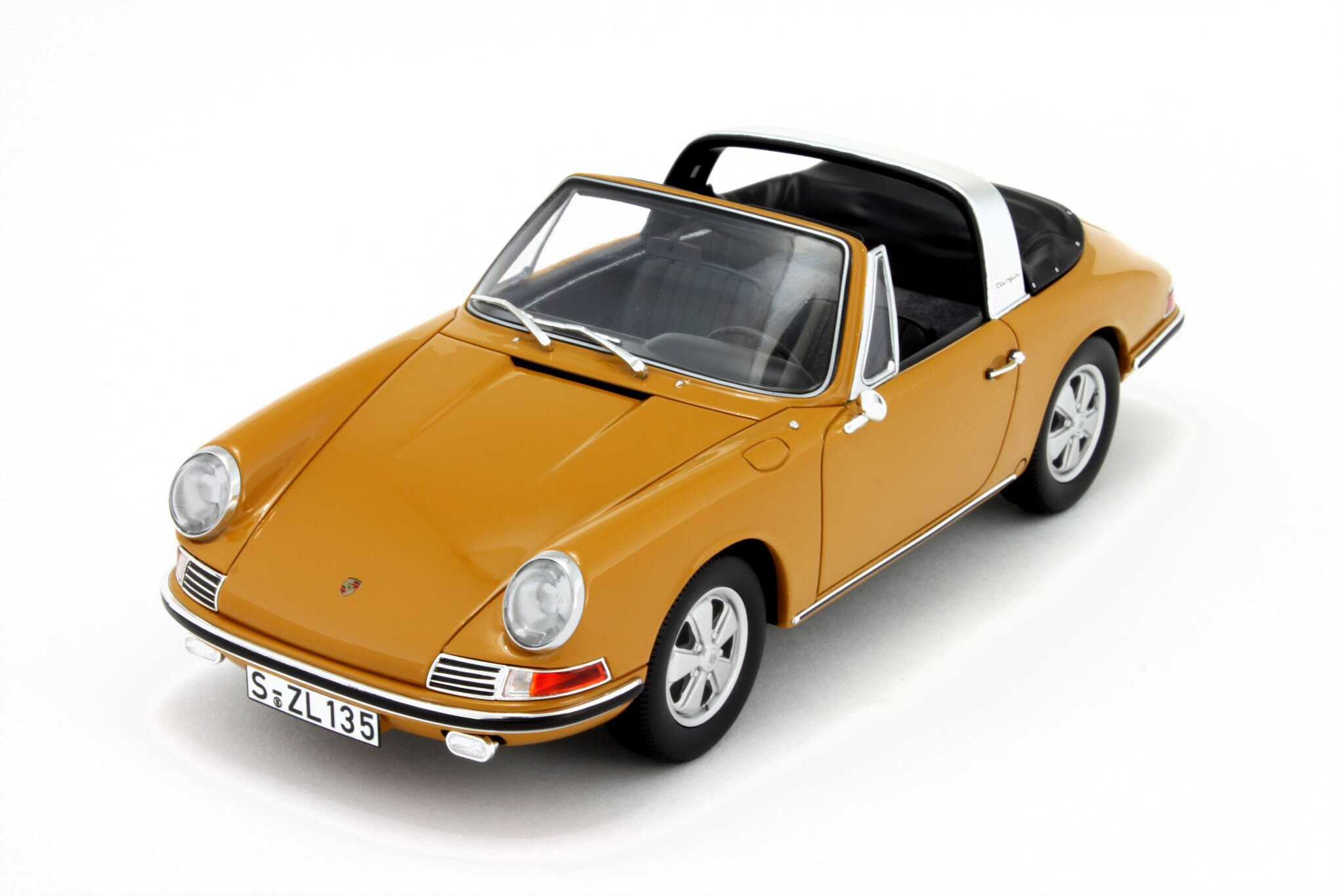 WhatsApp Image 2026-09-09 at 17.02.43 (2) Macheta auto Porsche 911 Targa 1969 scara 1:43