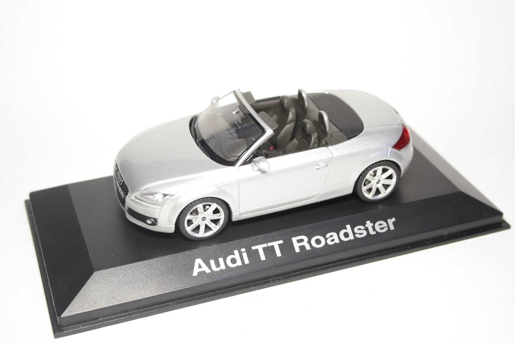 img_3444 Macheta auto Audi TT Roadster scara 1:87 argintiu ambalaj reprezentanta - imagine 1