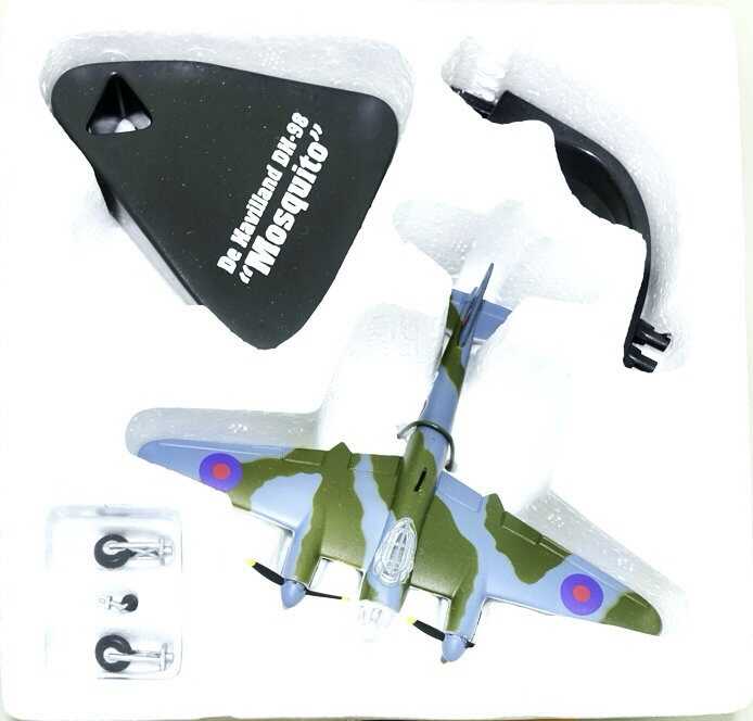 img_4214 Macheta avion metal De Havilland DH.98 Mosquito scara 1:144 - imagine 1