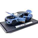 Macheta metal BMW M8 Competition albastru scara 1:32 cu usi capota si portbagaj mobile